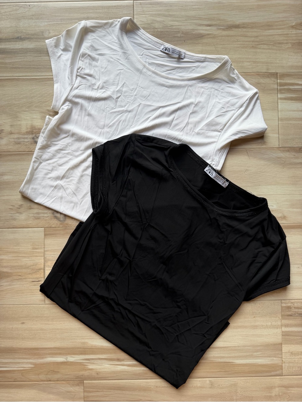 Zara Women’s Silky Tee - Black and White